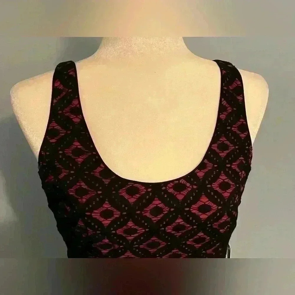 Amanda Uprichard Lacey Dress with a Pink Liner w/fabric belt Size Medium - Picture 4 of 6